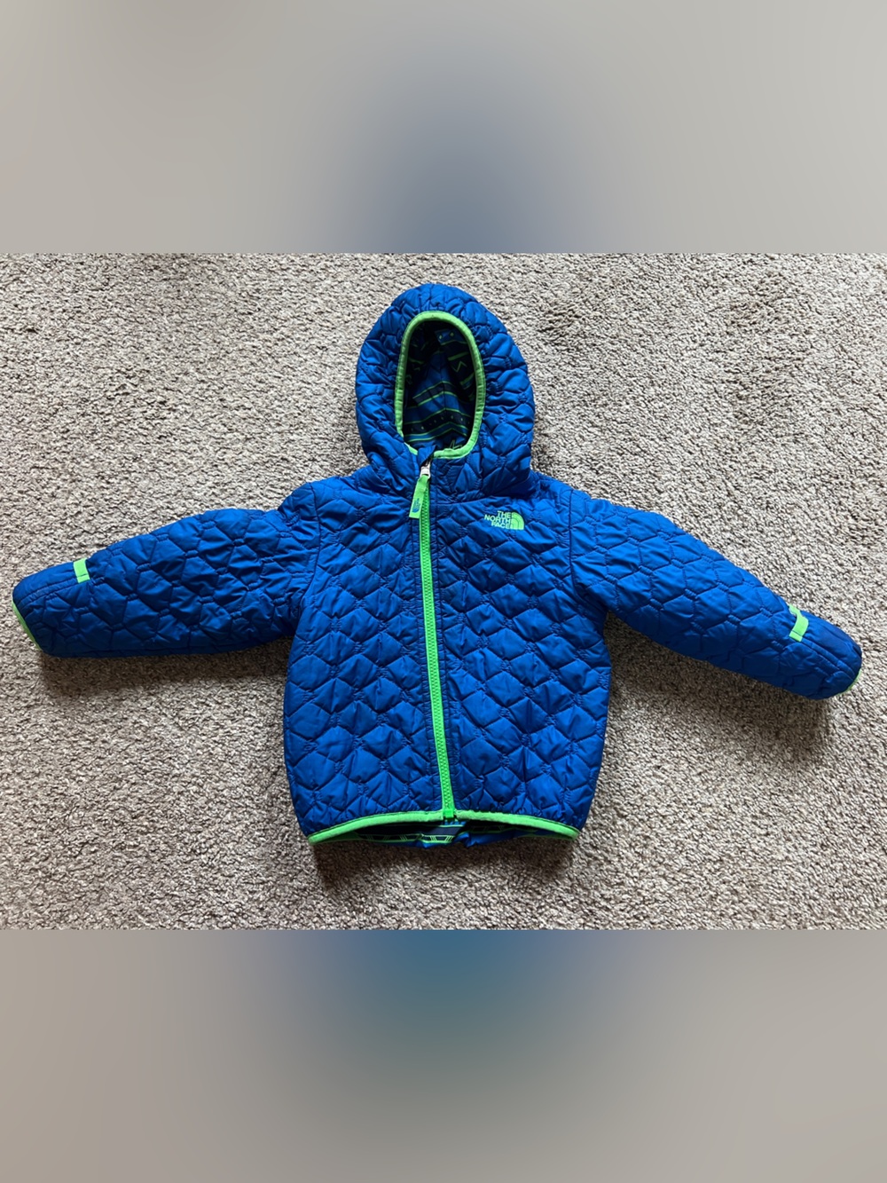 The North Face thermoball boys blue green reversible jacket 2T